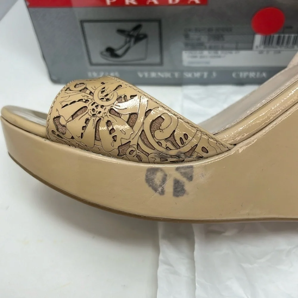 Prada Sz 37 Nude Cream Beige Patent Leather Wedge Sandals w/Original Box